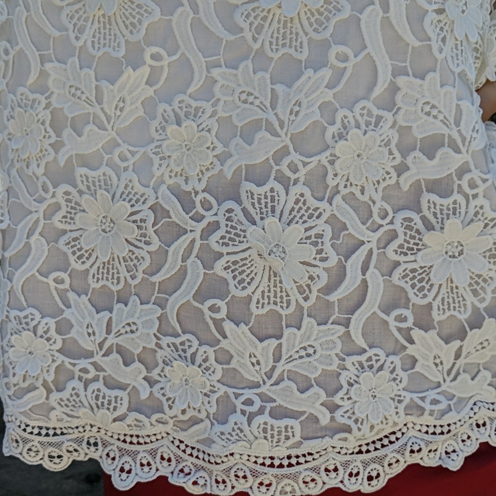 Lace shell top - Picture 4 of 7